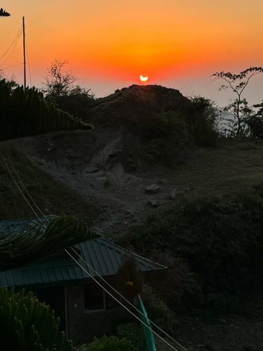Kasauli Cascade A Cheerfull 4 Bedroom Challet Esterno foto