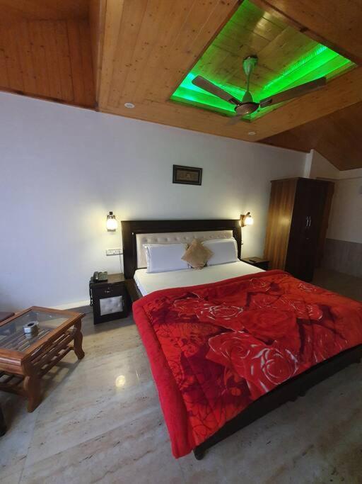 Kasauli Cascade A Cheerfull 4 Bedroom Challet Esterno foto